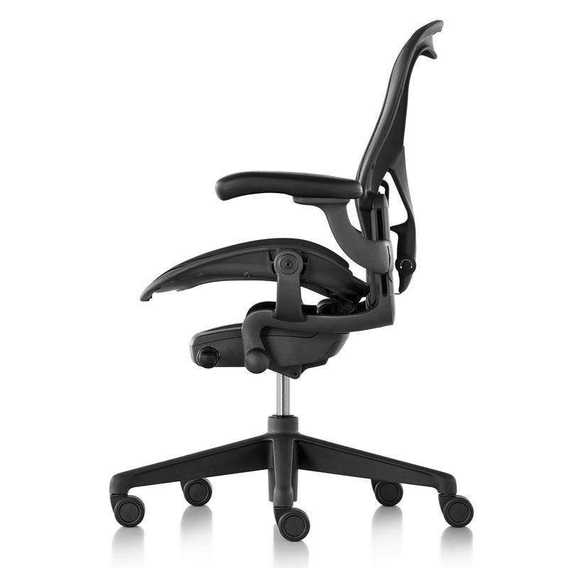 Aeron Office Chair by Herman Miller, Graphite - Size B